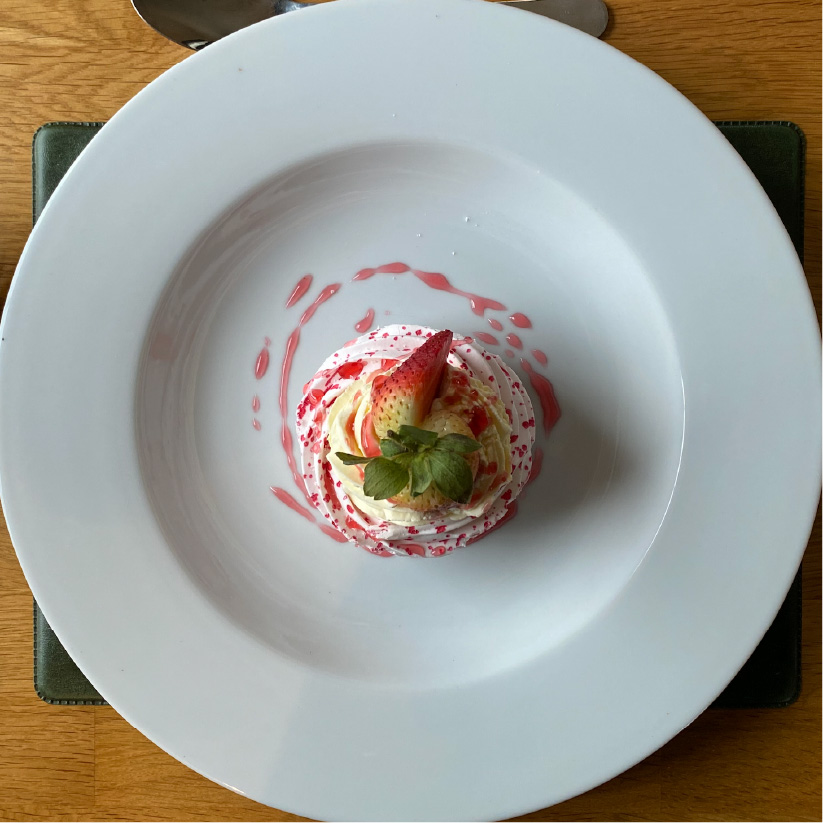 Lunchtime meringue at The Duke William, Haxey